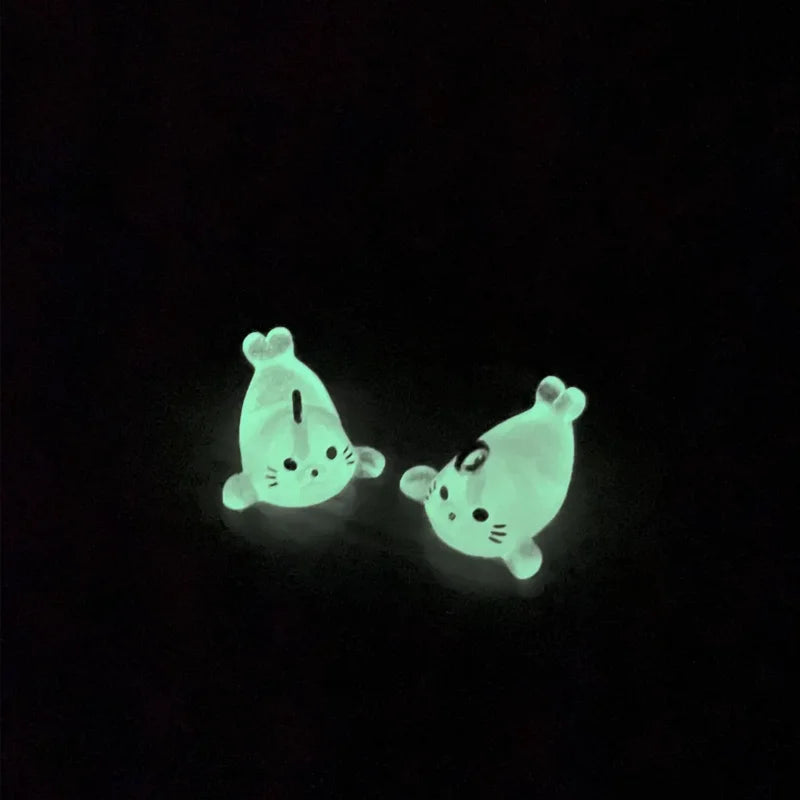 Glow-in-the-Dark Resin Seal Phone Charm Strap – Lying & Sitting Styles